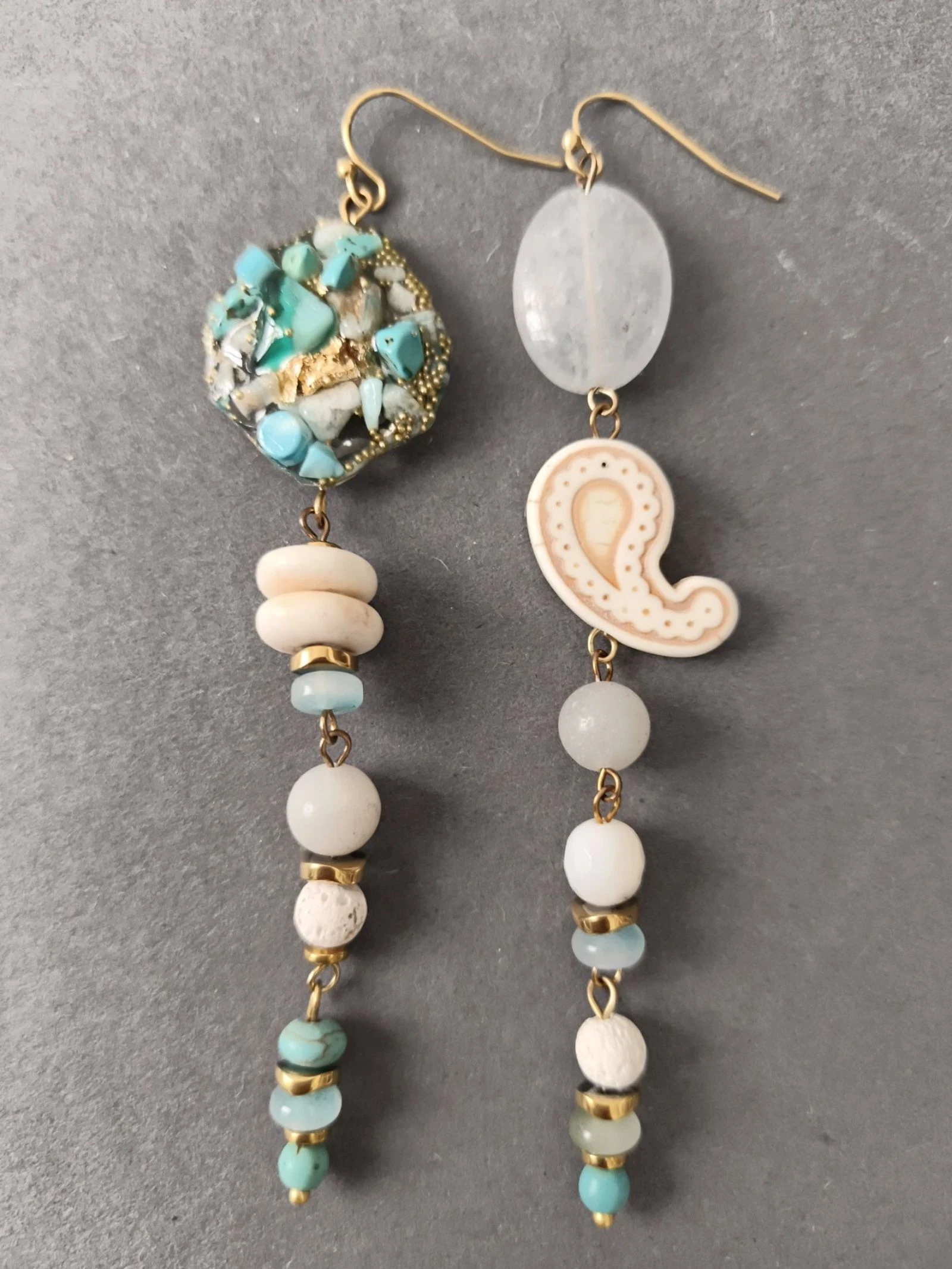 Boucles d'oreilles multi pierres 